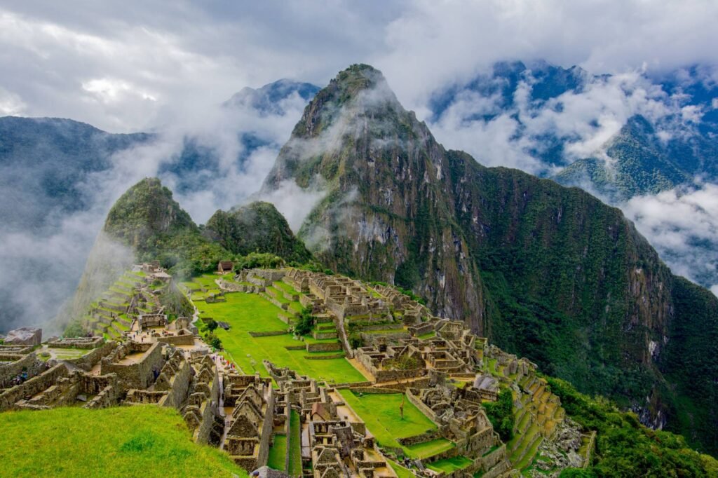 Machu Picchu entre nubes